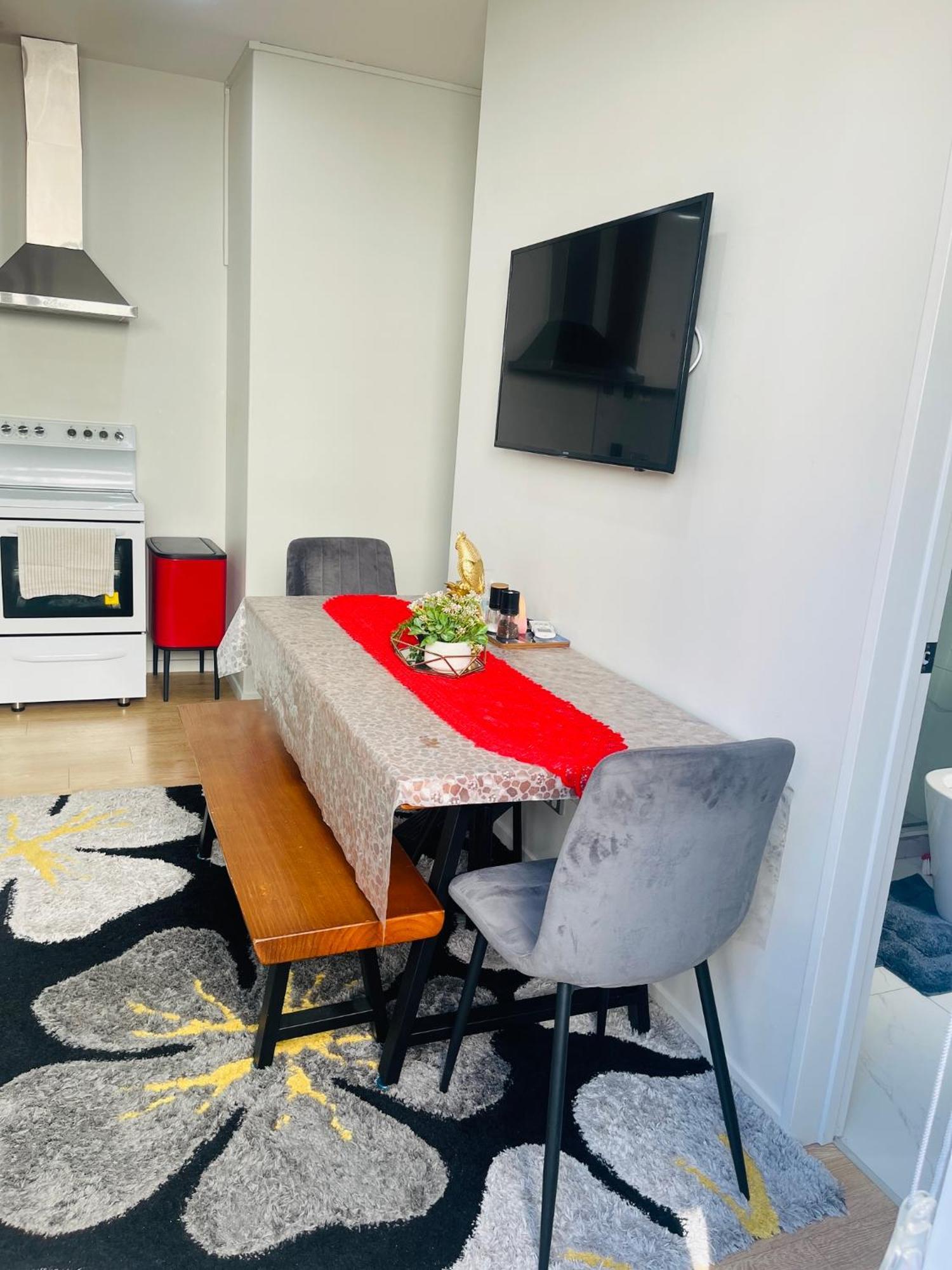 Flat Bush Apartment