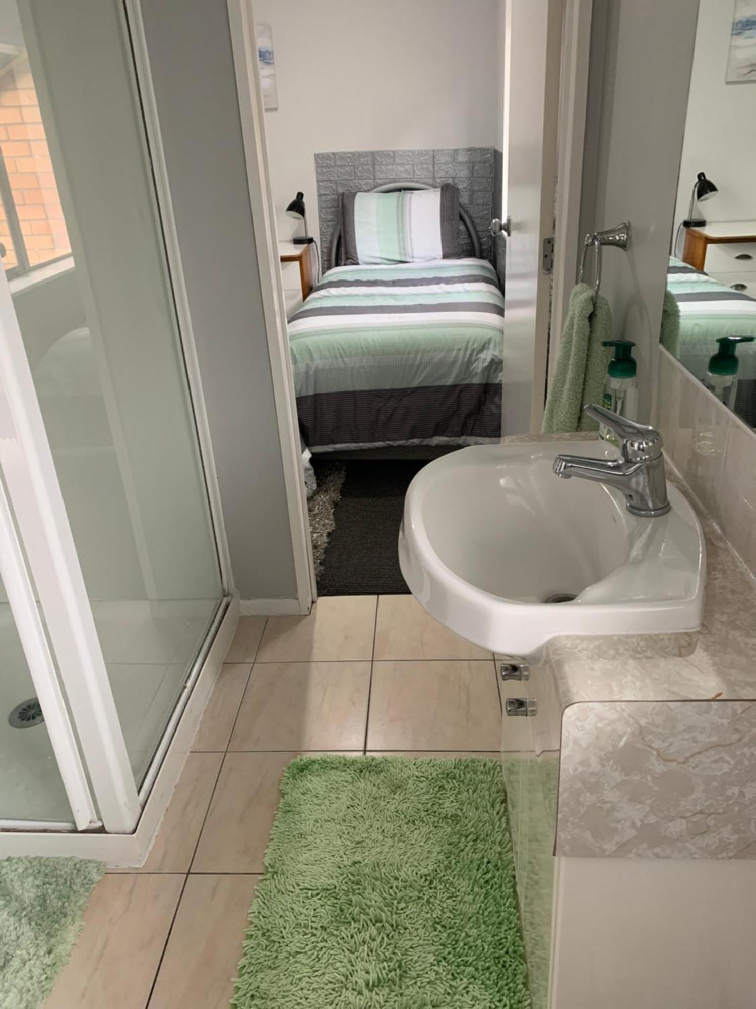 Single With Ensuite