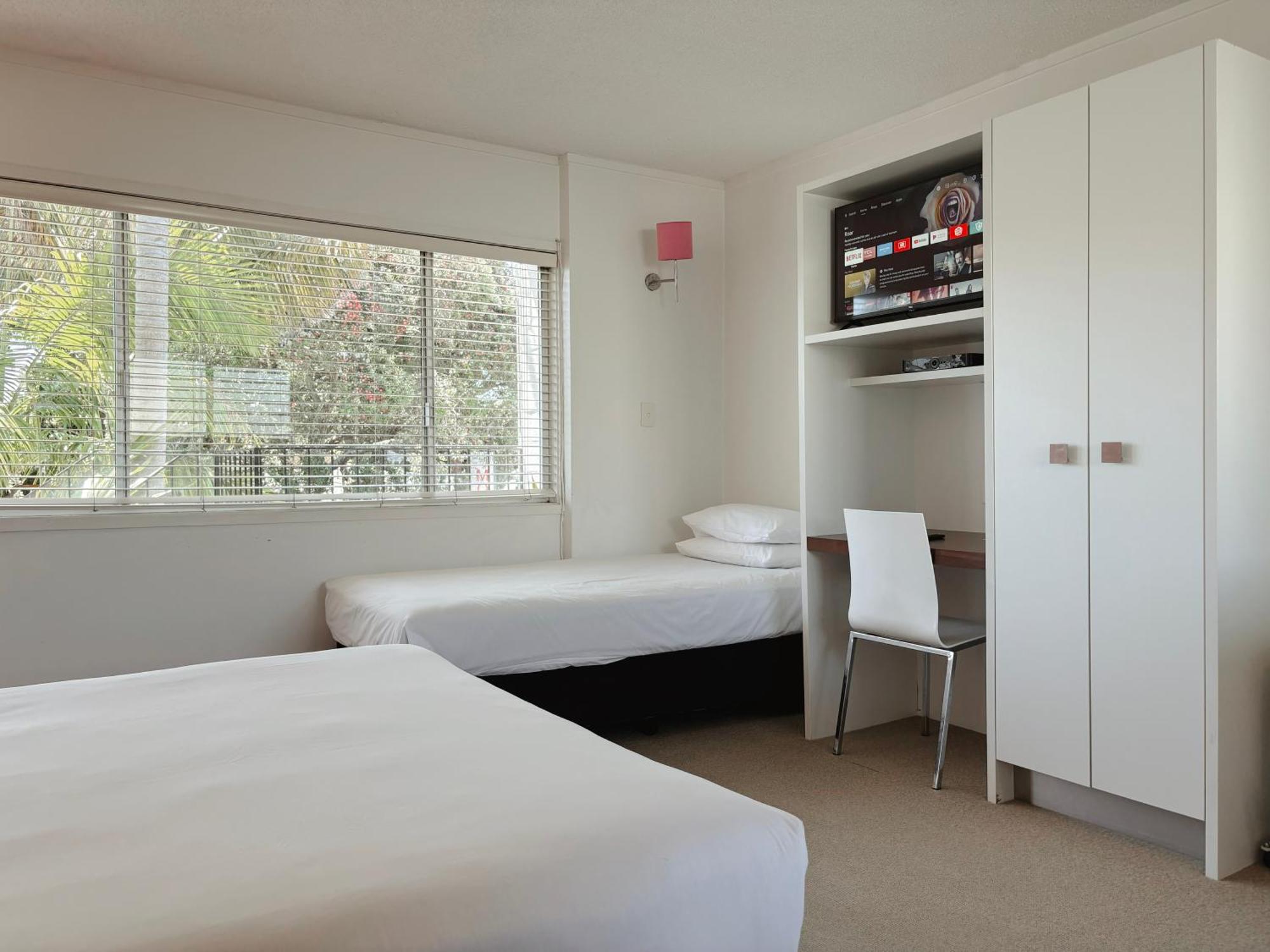 Mt Motor 3* Auckland