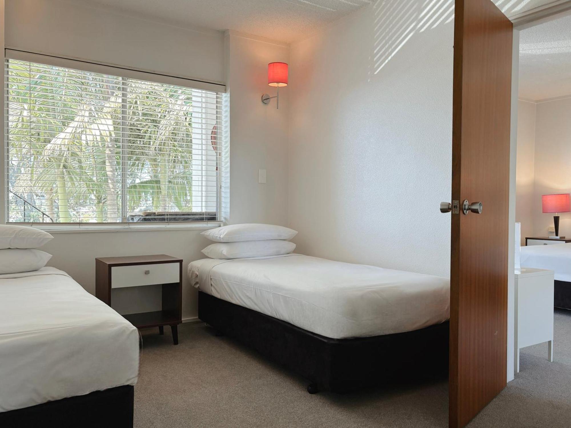 Mt Motor 3* Auckland