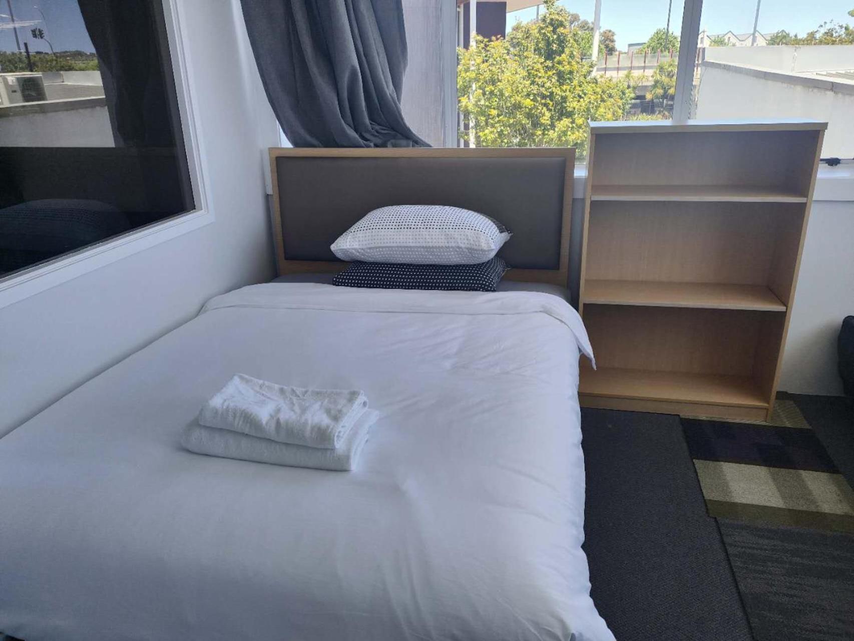 Apartment 4 Beds Including 1 Double Bed, 1 Single Beds, 2 Double Sofa Beds, 2, 37 Totara Avenue, New Lynn