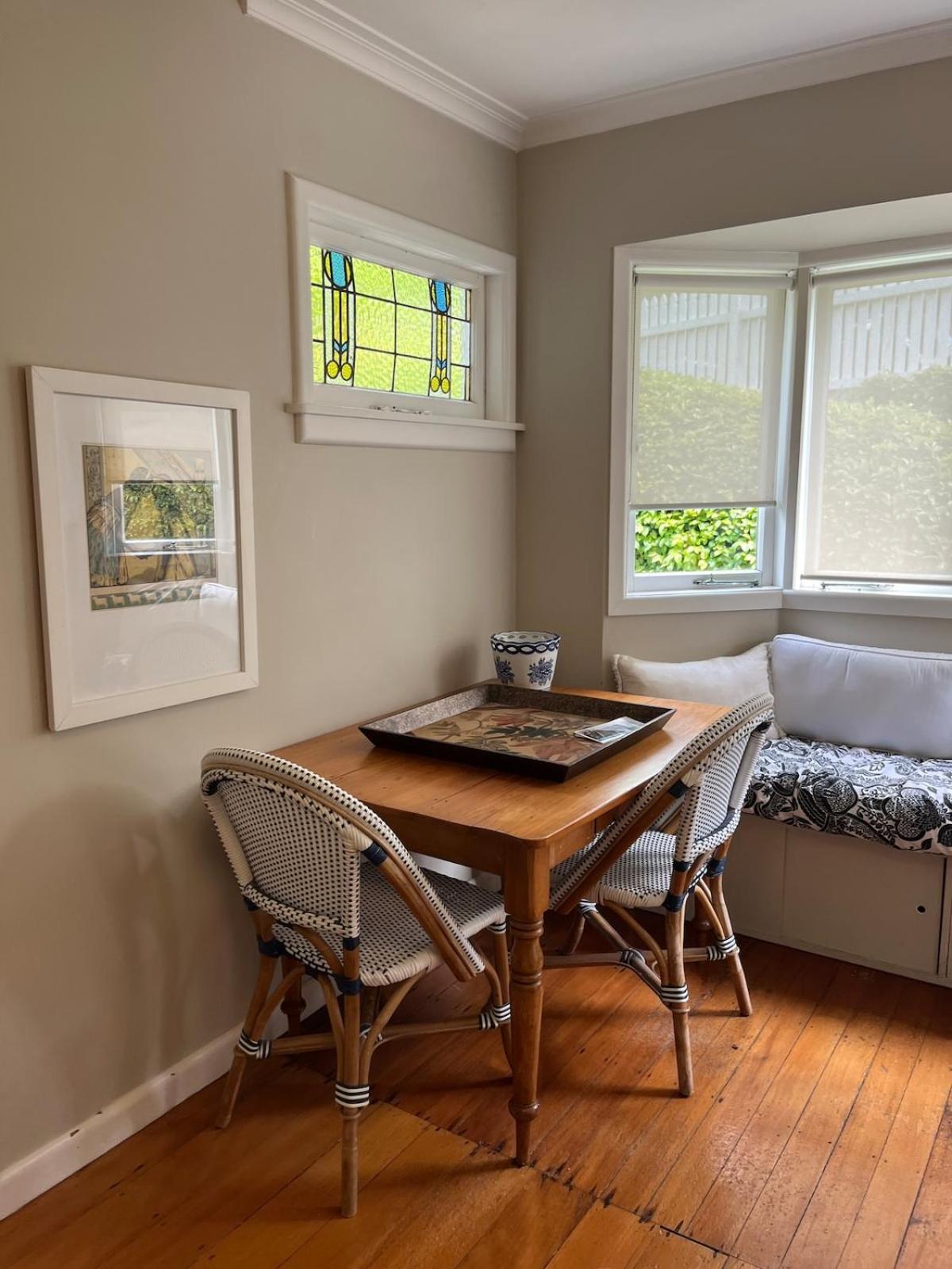Little Kerr St Apartment *