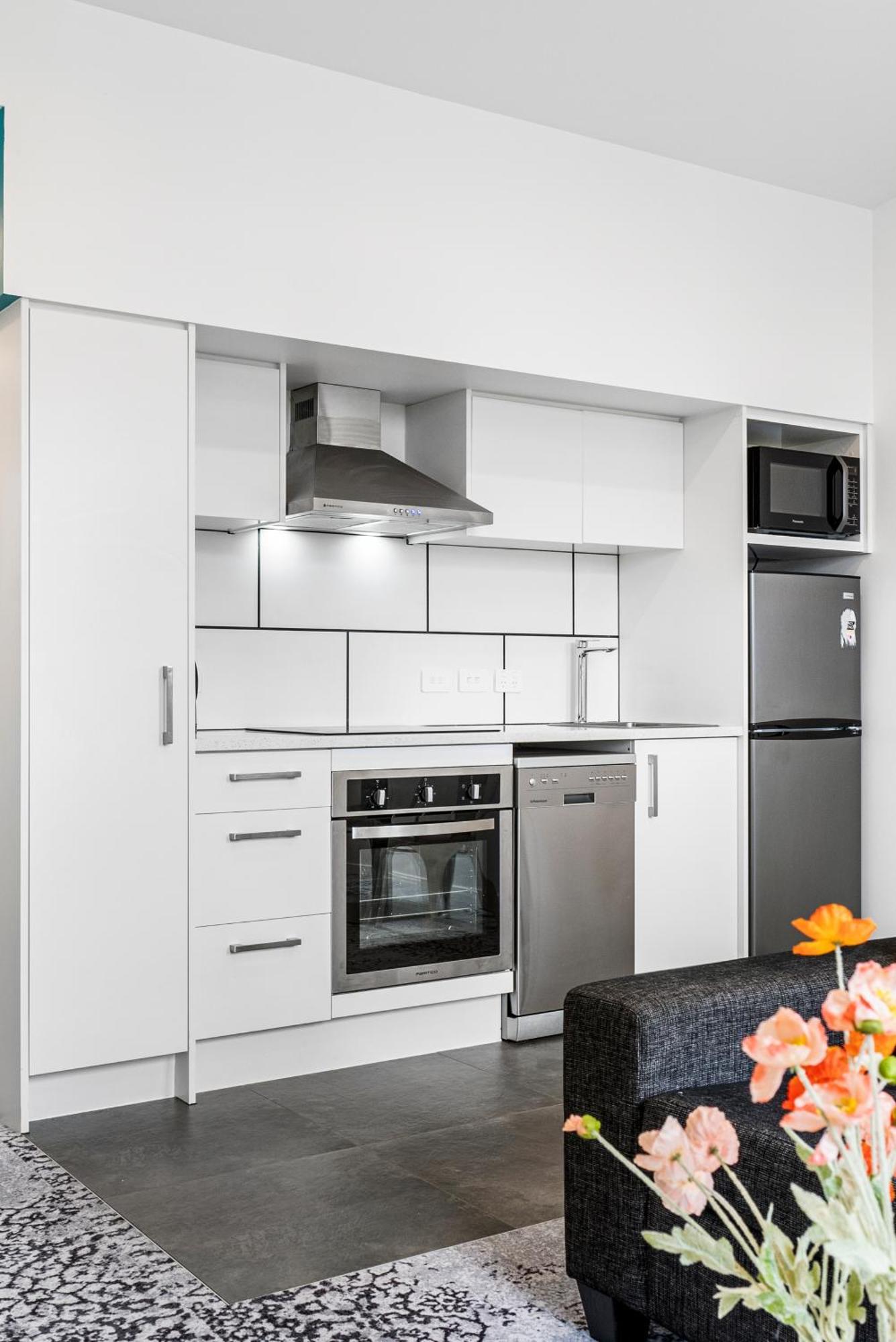 Apartment Layard 533 - West