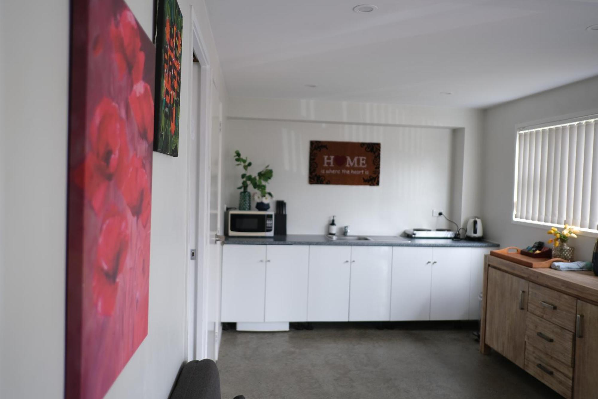 Cozy 1 Bed 1 Bath Kingsland - Morningside Apartment