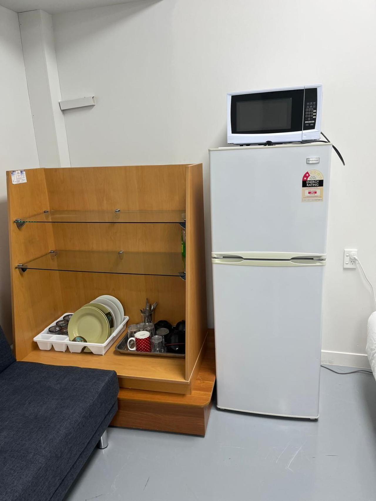 Apartment 2 Double Beds, 1 Single Bed, 2 Double Sofa Beds In 1 Room, 6, 33 Totara Avenue, New Lynn,