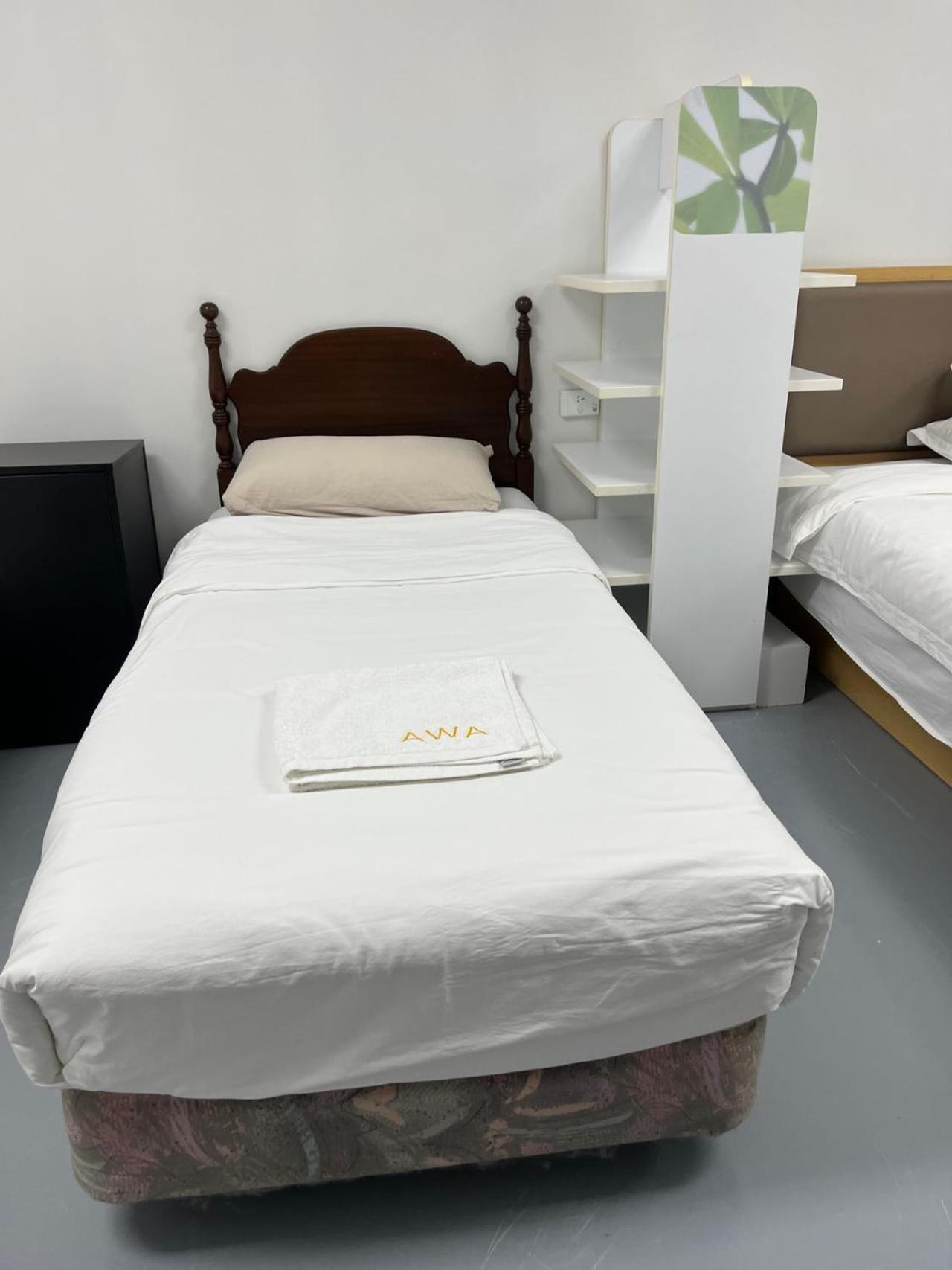 Apartment 2 Double Beds, 1 Single Bed, 2 Double Sofa Beds In 1 Room, 6, 33 Totara Avenue, New Lynn,