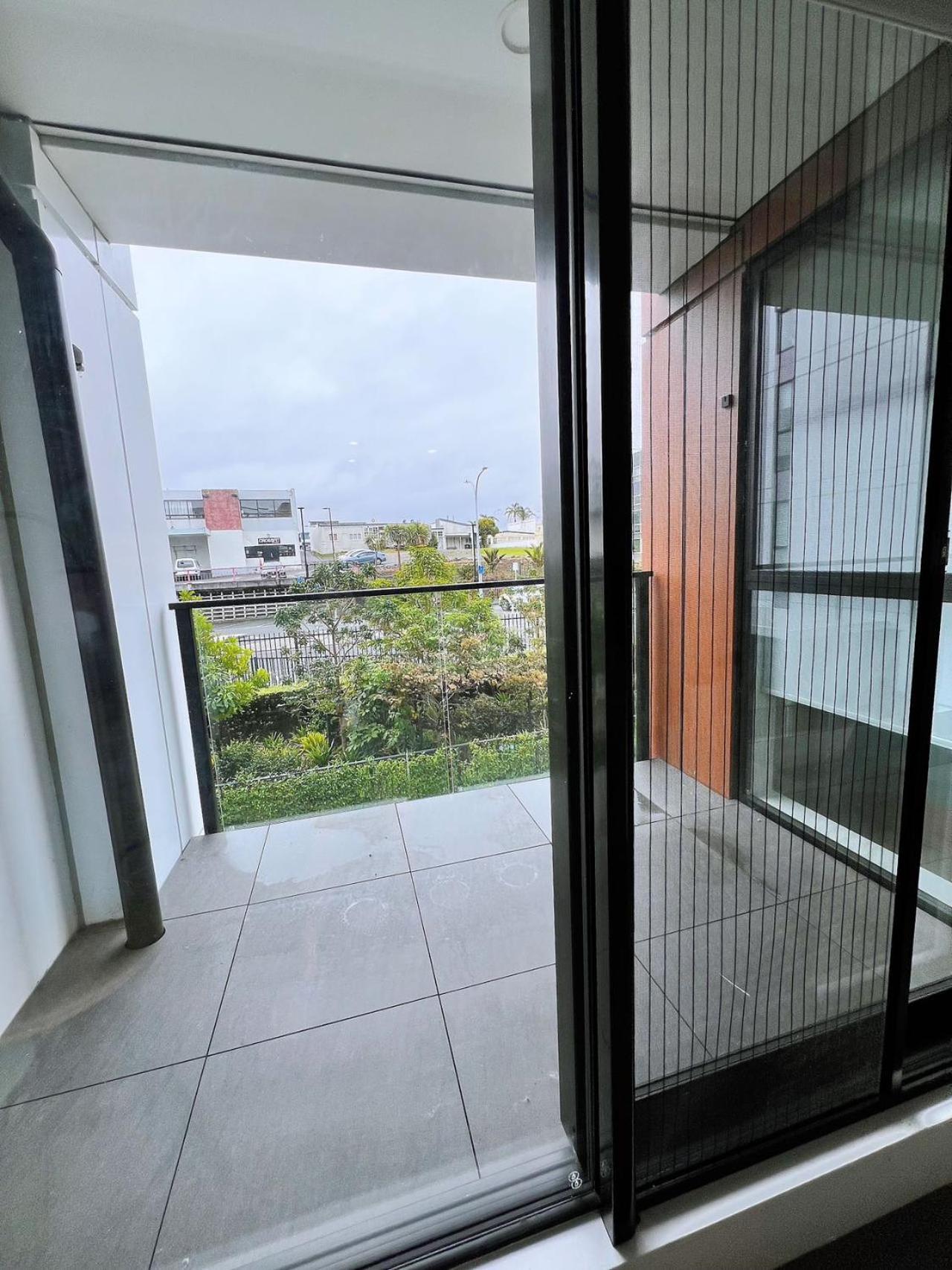 Birkenhead * Auckland