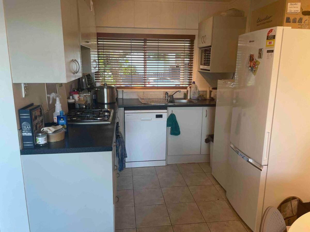 Luxury Townhouse With Aircon, Huge Balcony & Hot Tub Apartment *