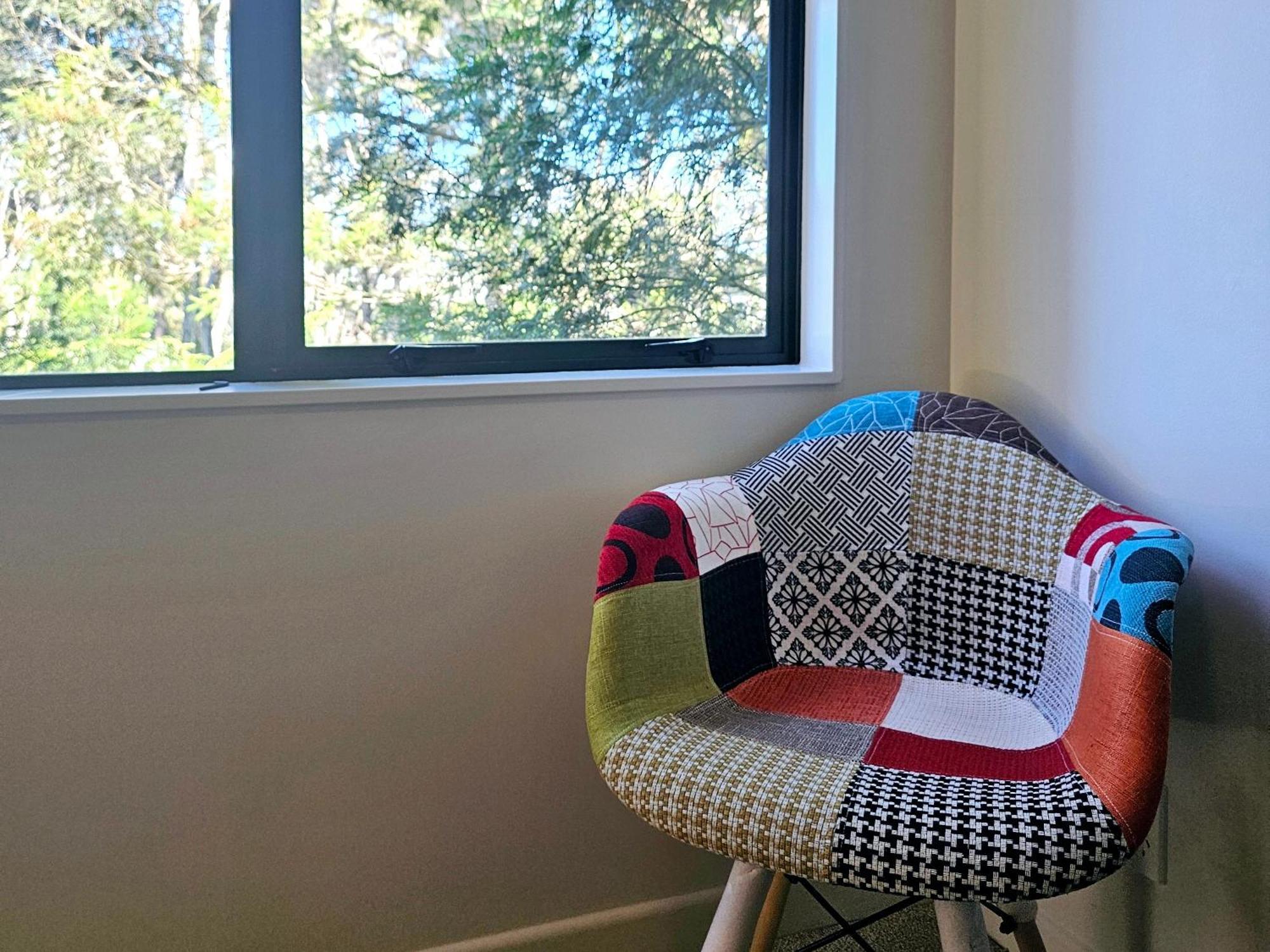 Nestled In The Woods Out West - Private Queen Bed And Bath * Auckland