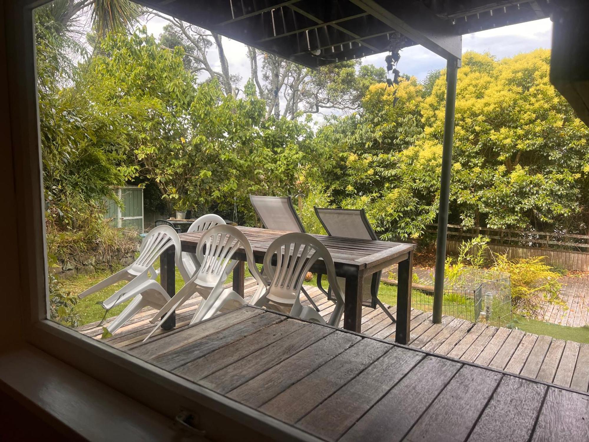 Lower Level Unit In The Backyard, Past The Gate On The Right Of House * Auckland