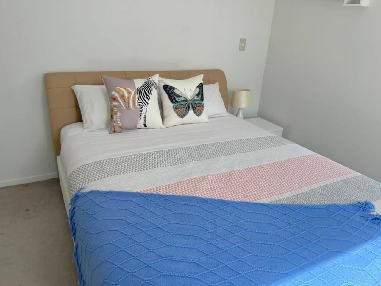 Apartment Stunning 3 Bedroom Penthouse In Cbd *
