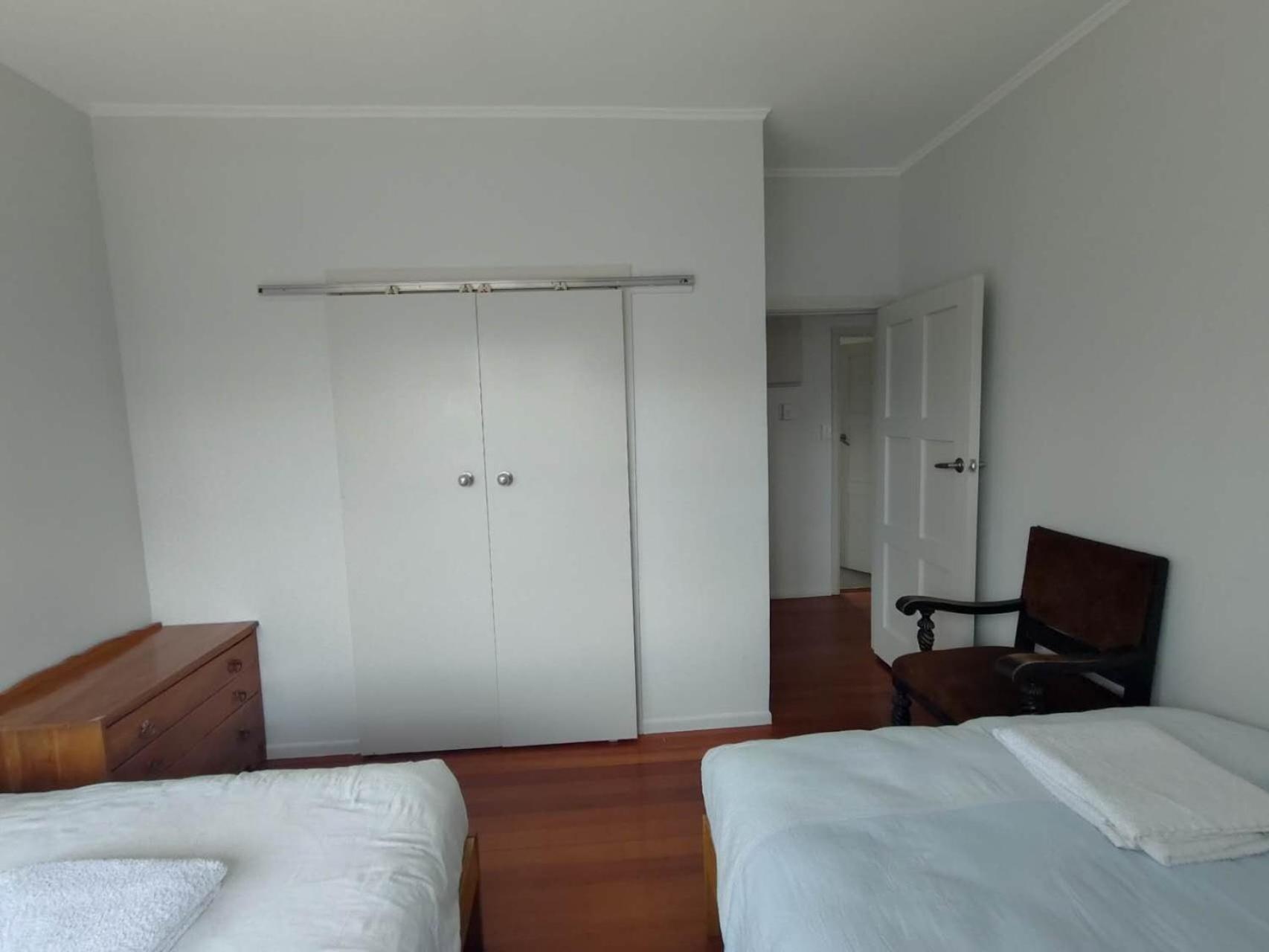 Holiday home 7 Beds Including 4 Double Beds, 1 Single Bed, 2 Double Sofa Beds, 8 Renton Road, Mt Albert, *