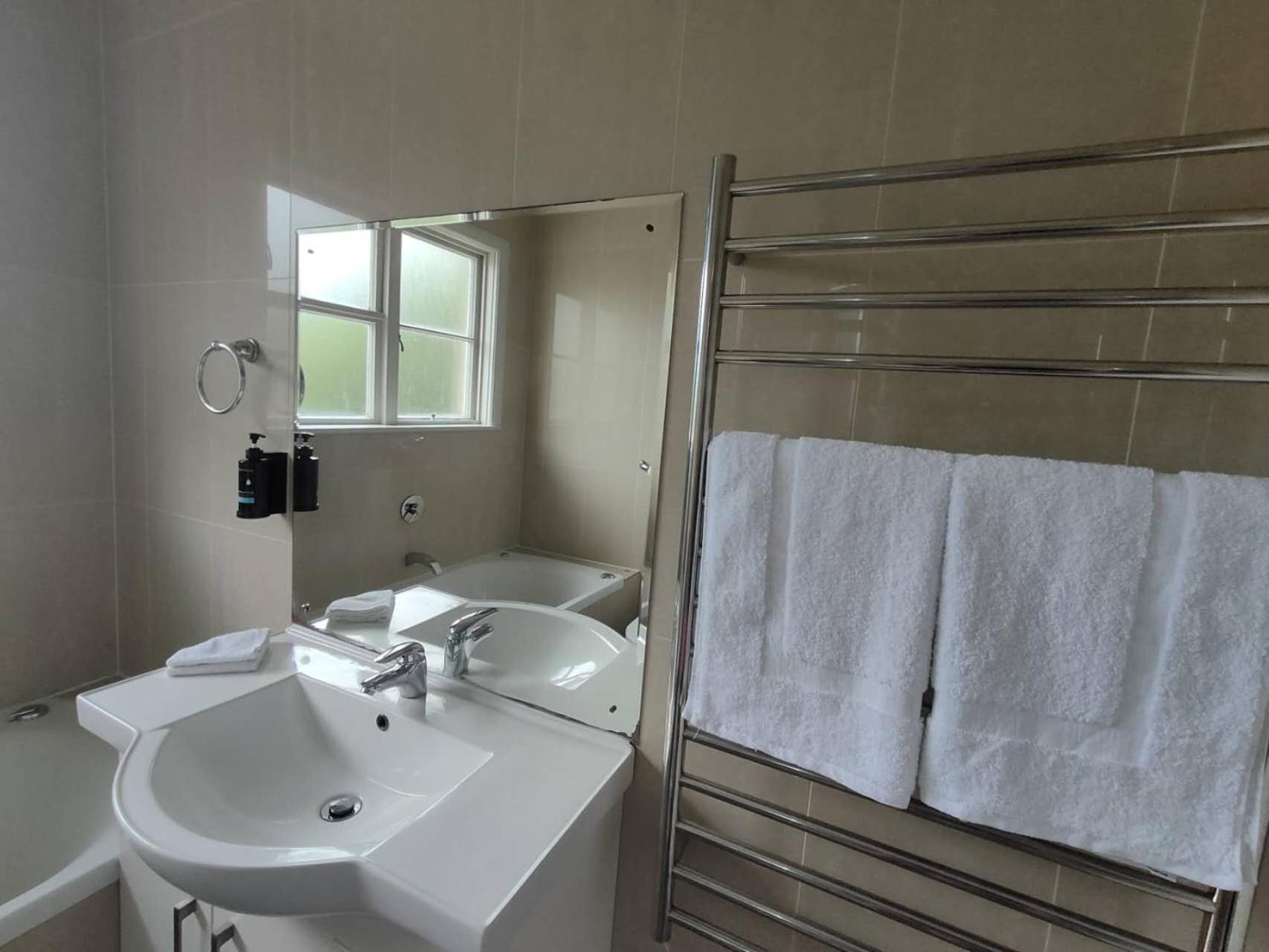 7 Beds Including 4 Double Beds, 1 Single Bed, 2 Double Sofa Beds, 8 Renton Road, Mt Albert, Auckland
