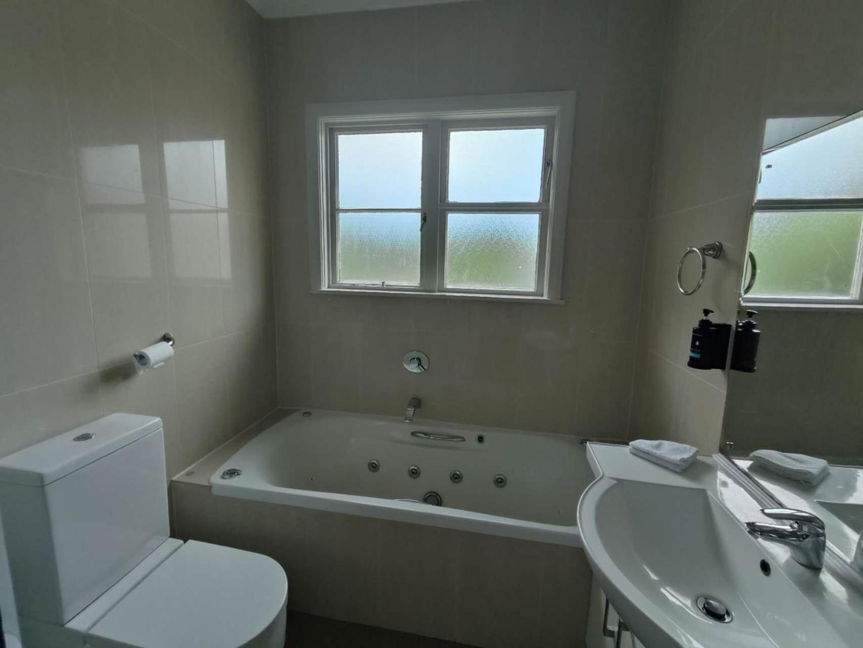 7 Beds Including 4 Double Beds, 1 Single Bed, 2 Double Sofa Beds, 8 Renton Road, Mt Albert,
