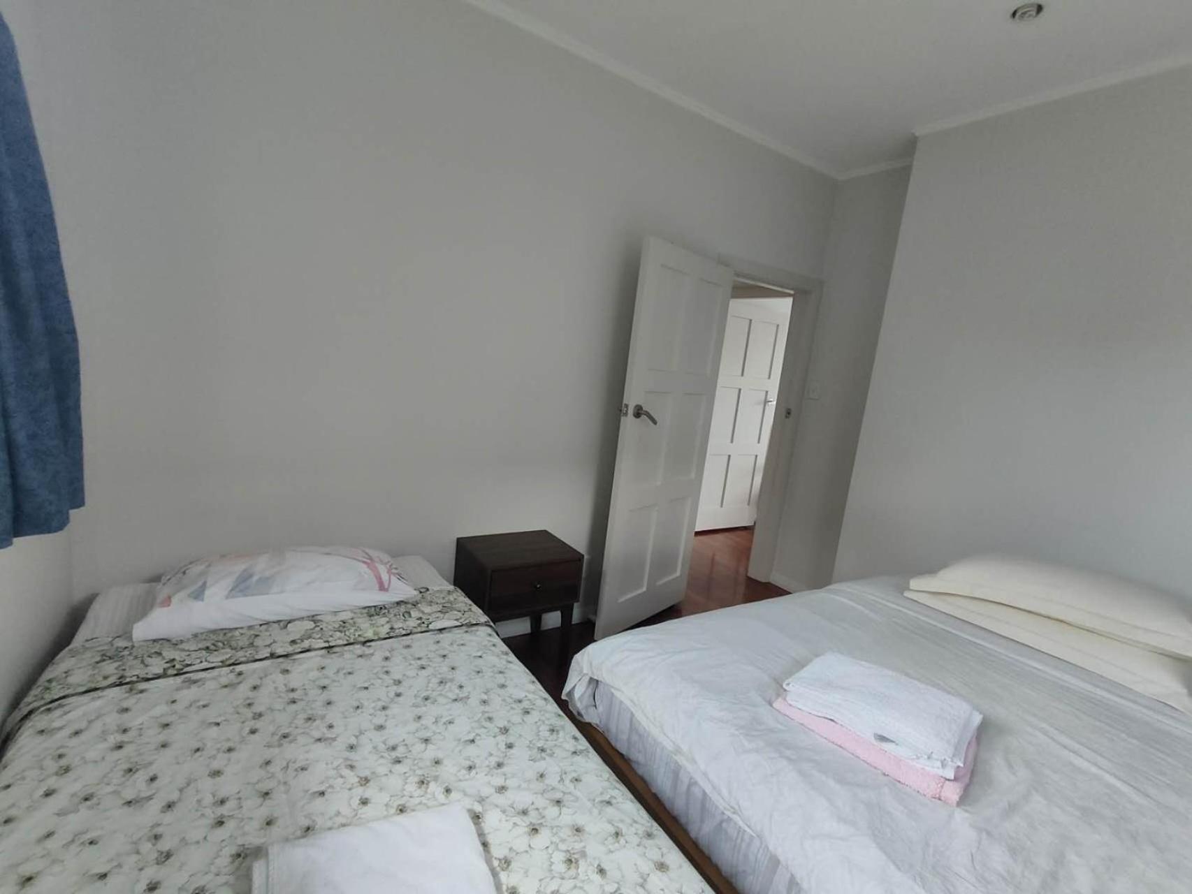 Holiday home 7 Beds Including 4 Double Beds, 1 Single Bed, 2 Double Sofa Beds, 8 Renton Road, Mt Albert, *