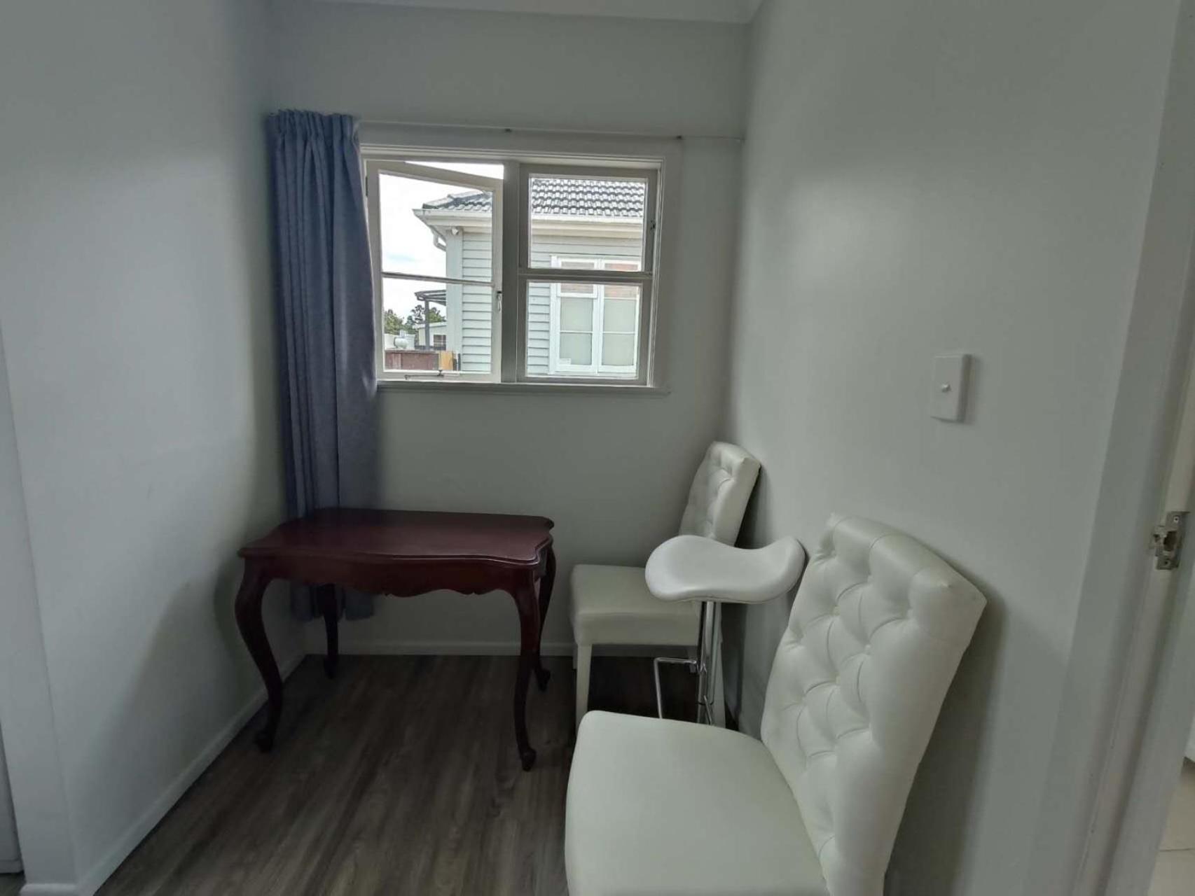 7 Beds Including 4 Double Beds, 1 Single Bed, 2 Double Sofa Beds, 8 Renton Road, Mt Albert, *