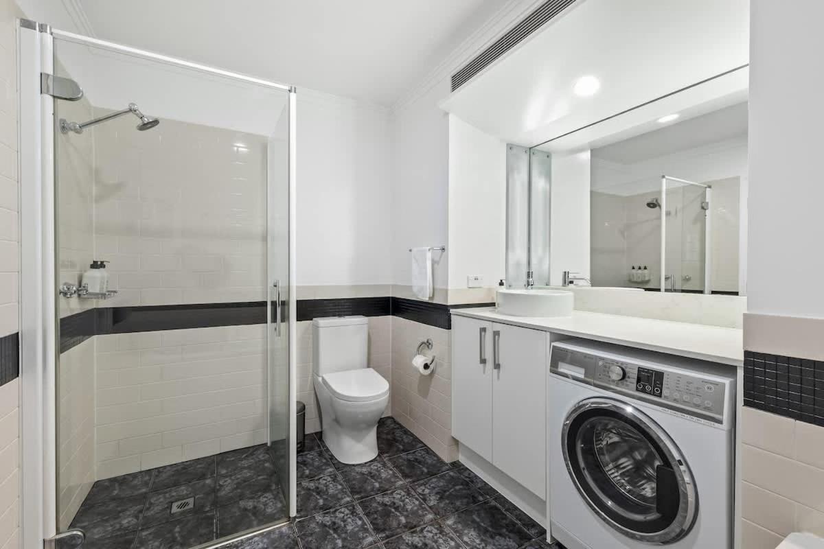 Retreat 1br W Pool Gym And Tennis Court *