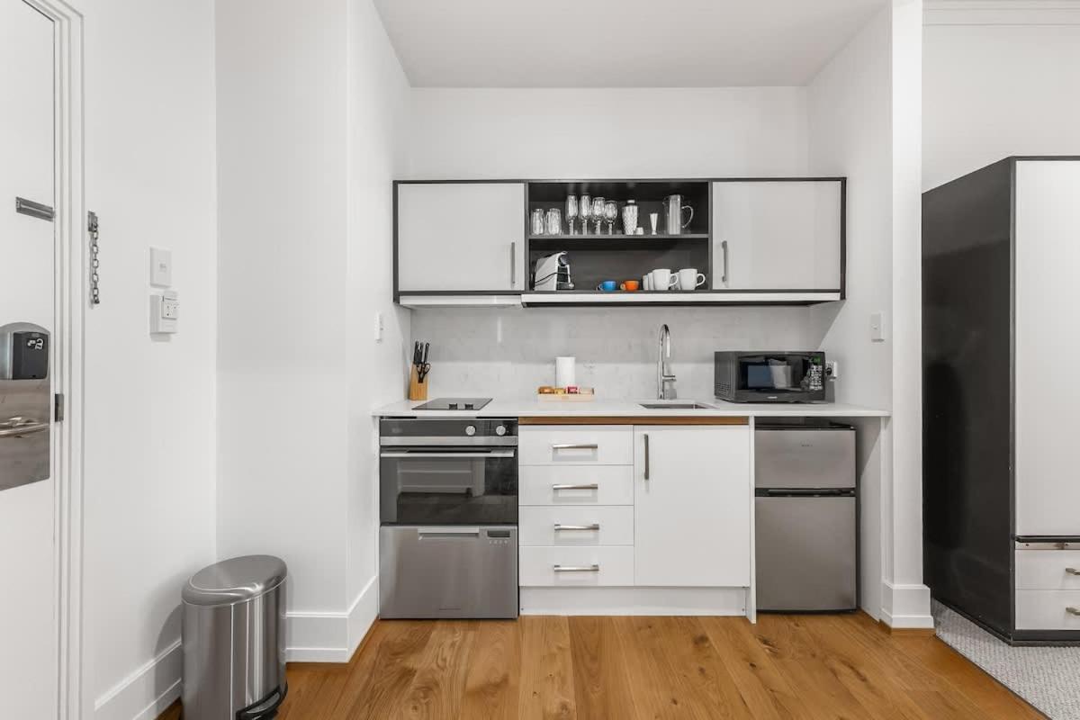 Retreat 1br W Pool Gym And Tennis Court Apartment *