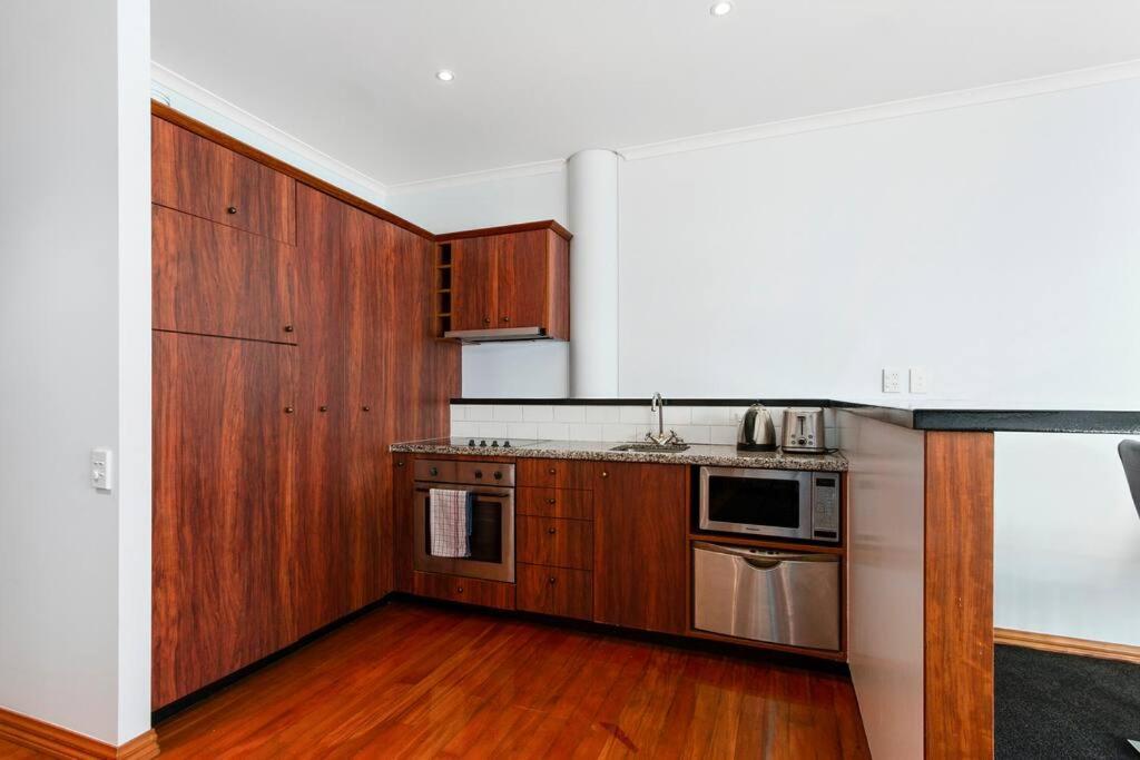 Stunning 2br In Viaduct Harbour