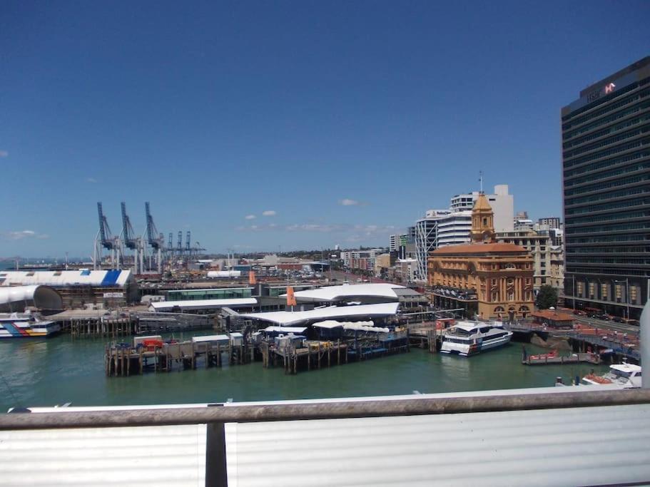Large 1br With Waterfront View Auckland