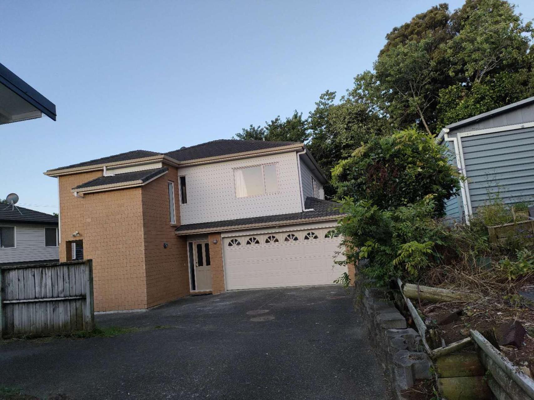 5 Bedroom Sweet House 82a Richardson Road * Auckland