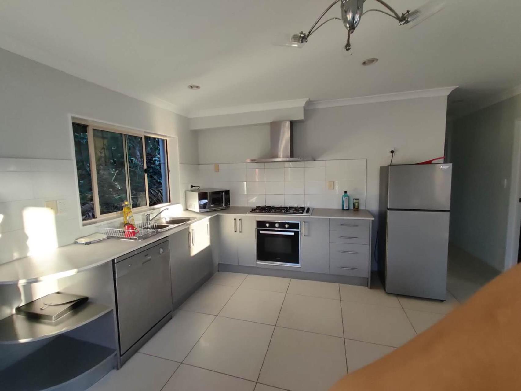 5 Bedroom Sweet House 82a Richardson Road *