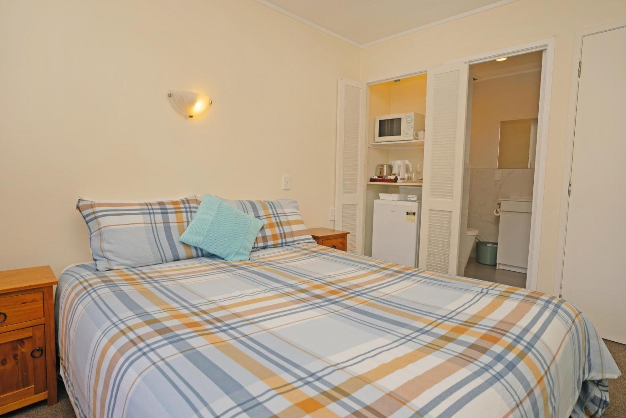 Motel Dukes Midway Auckland