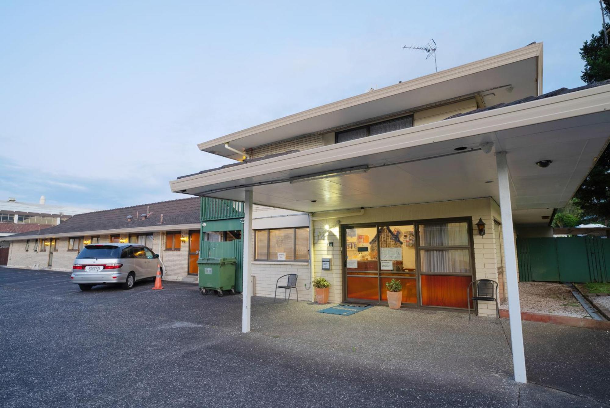 Motel Dukes Midway 4*