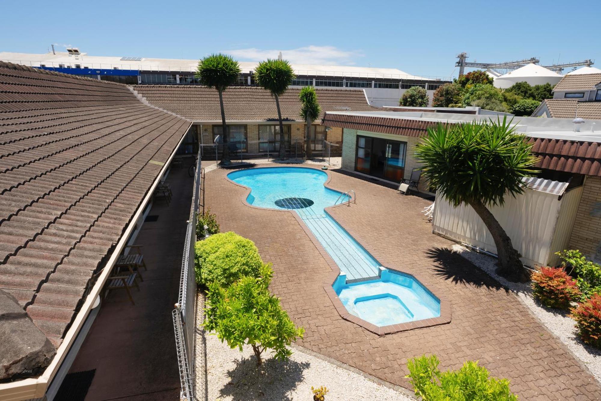 Dukes Midway Motel Auckland