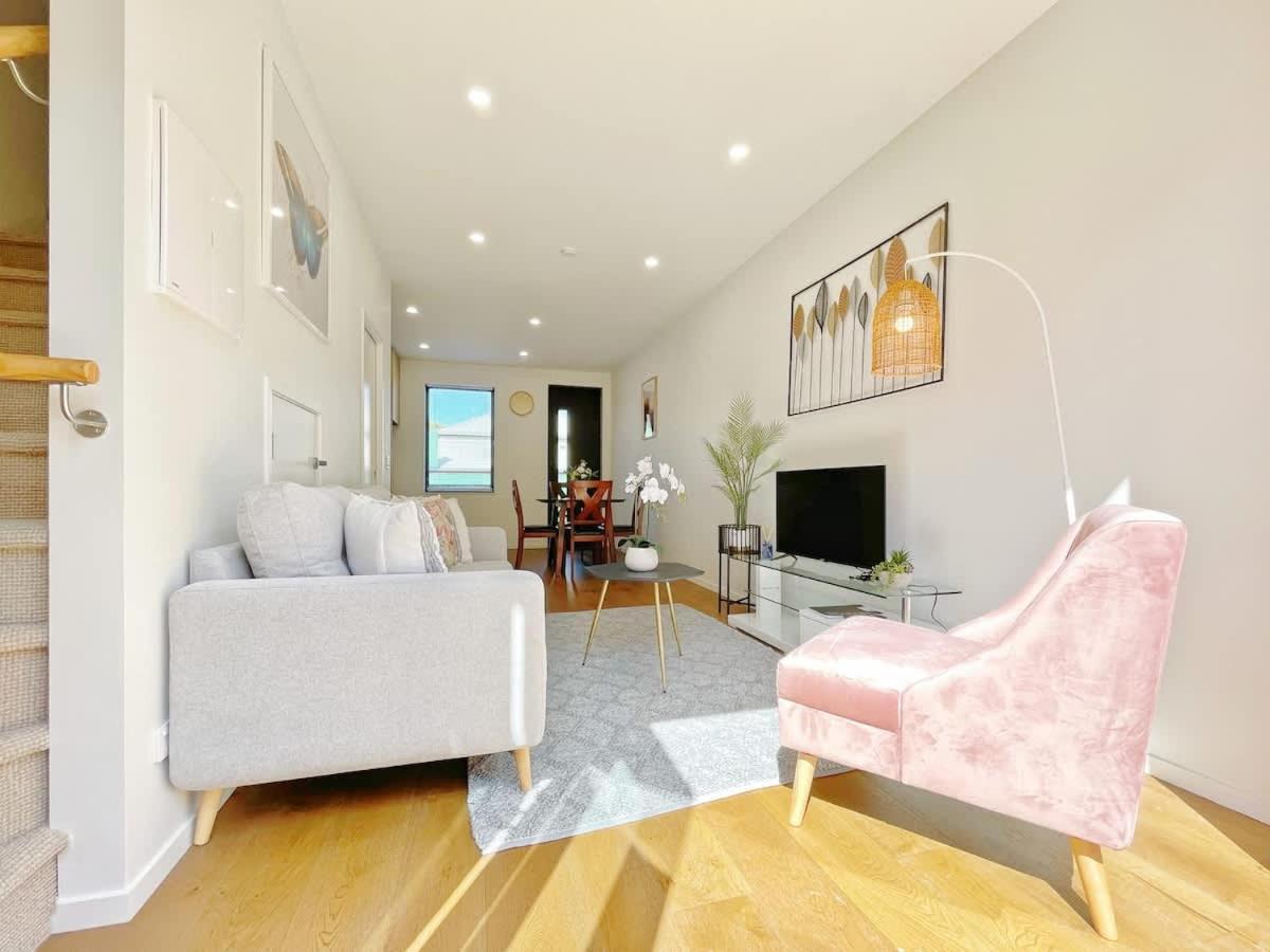 Holiday home Gem Greenery Backyard 2br With Free Parking & Ac *