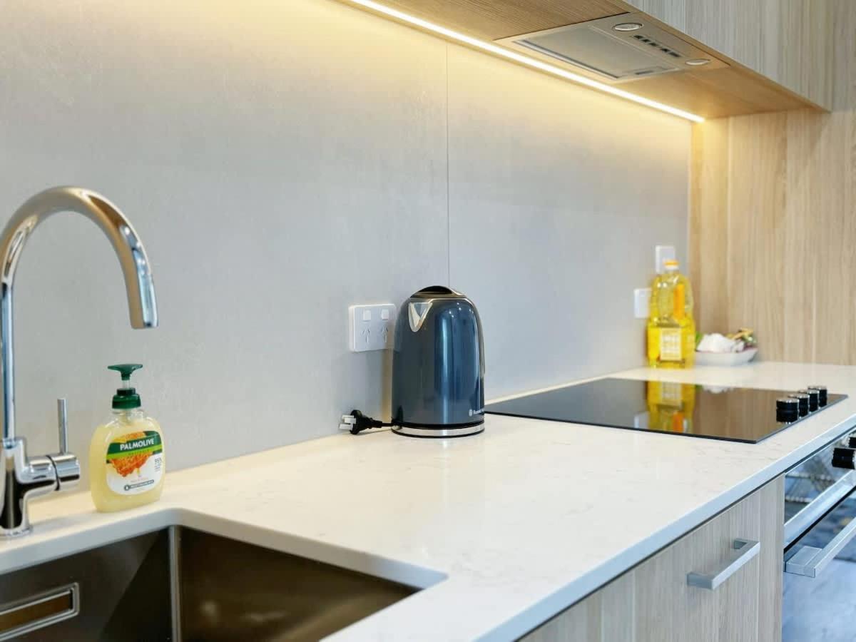 & Ponsonby Center Side 2 Bdr Townhouse Vs Ac