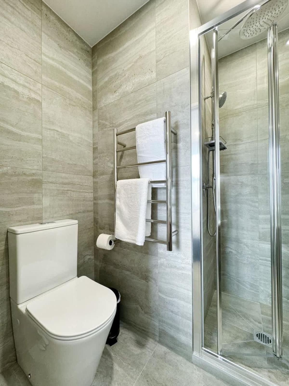 & Ponsonby Center Side 2 Bdr Townhouse Vs Ac