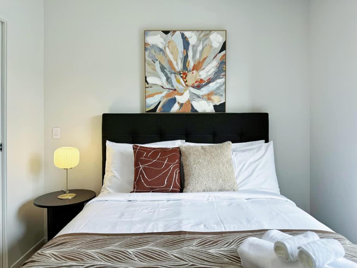 Haven Retreat - Stylish 2br Townhouse Vs Ac & Backyard Holiday home