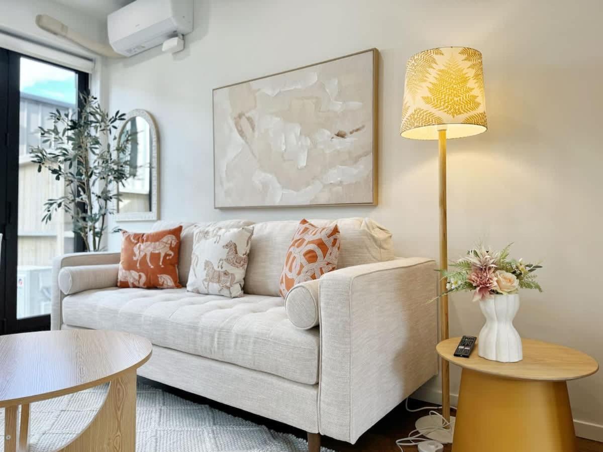 Haven Retreat - Stylish 2br Townhouse Vs Ac & Backyard *