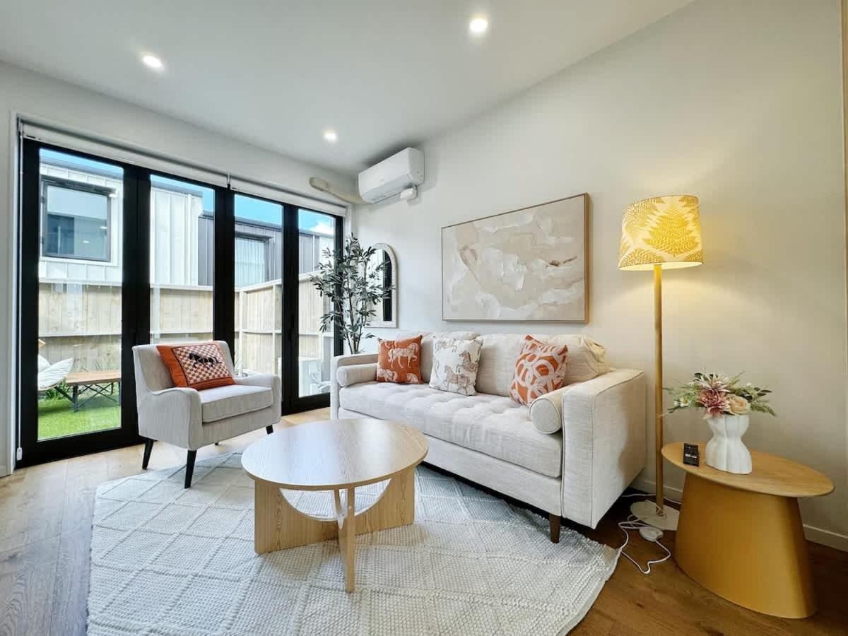 Haven Retreat - Stylish 2br Townhouse Vs Ac & Backyard Holiday home Auckland