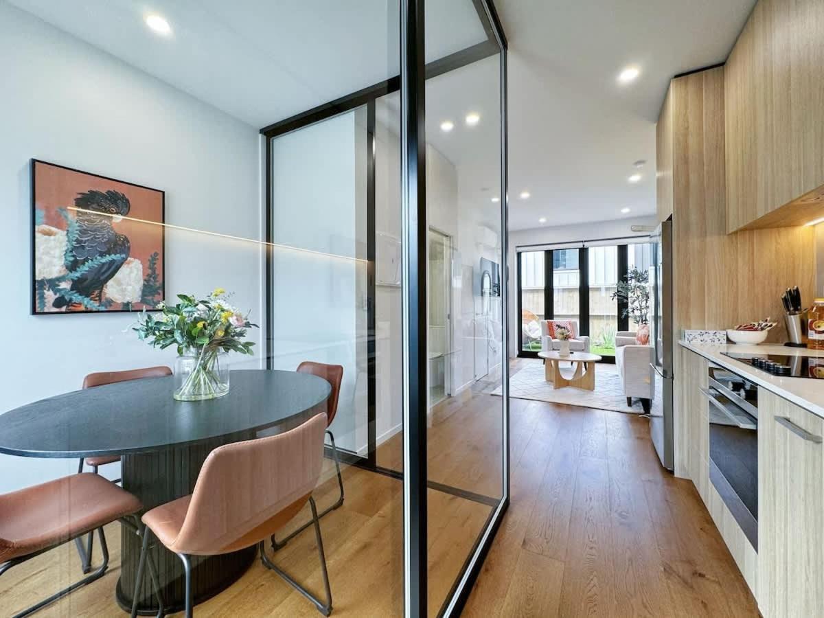 Haven Retreat - Stylish 2br Townhouse Vs Ac & Backyard