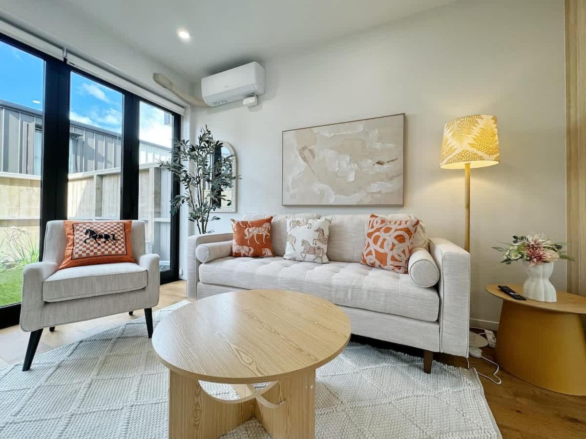 Haven Retreat - Stylish 2br Townhouse Vs Ac & Backyard Holiday home Auckland