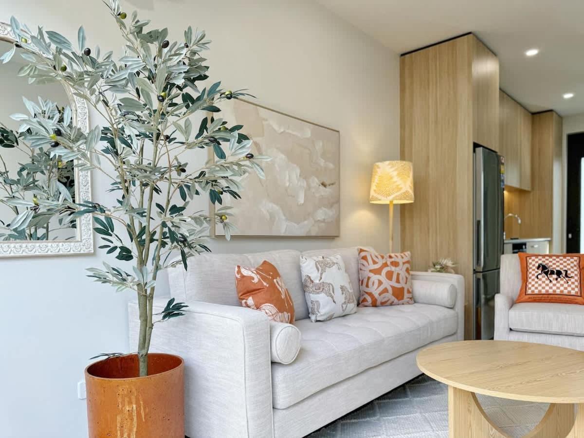 Haven Retreat - Stylish 2br Townhouse Vs Ac & Backyard *