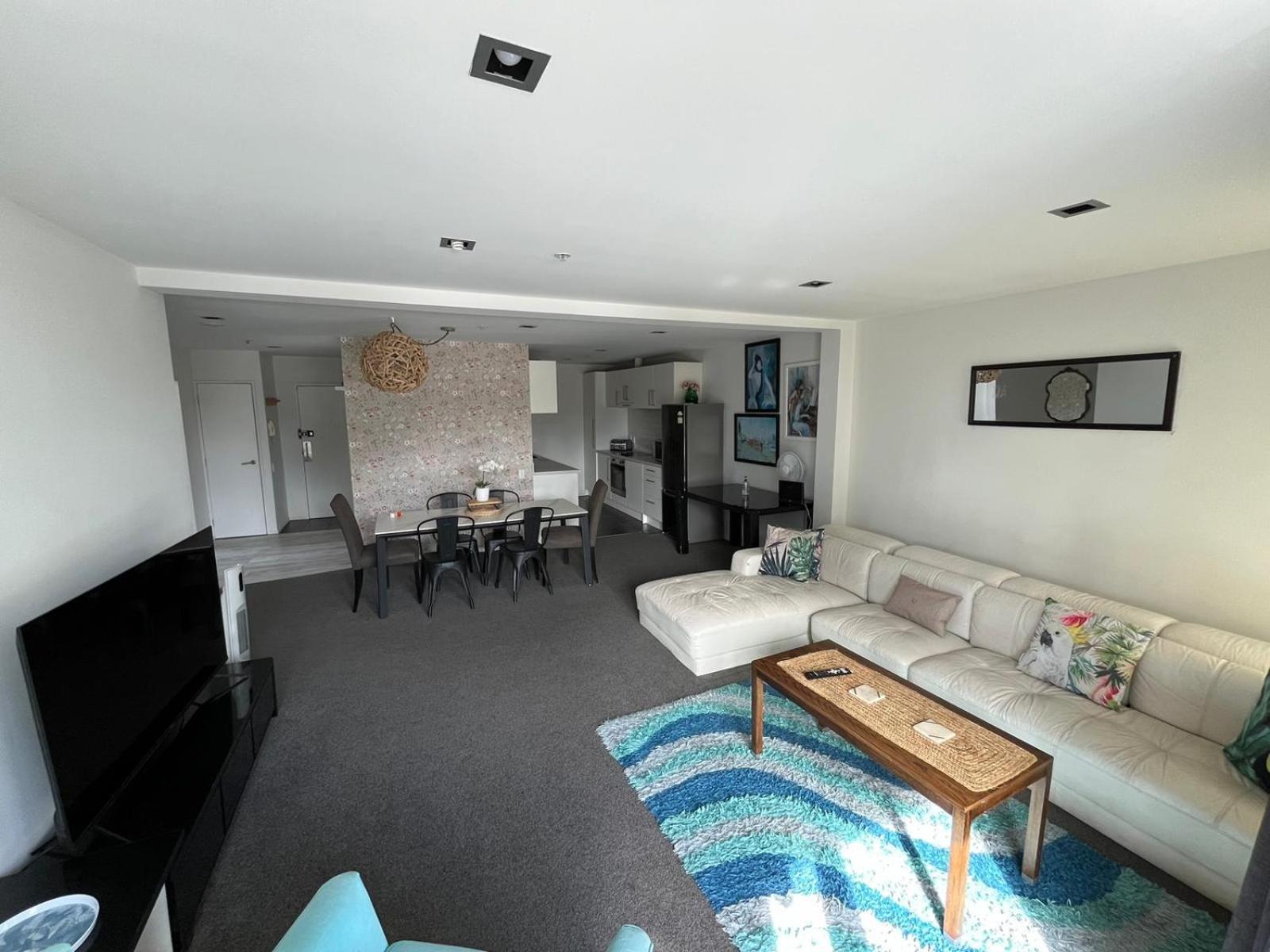 Apartment Large 3 Bedroom Steps From Queen St Auckland