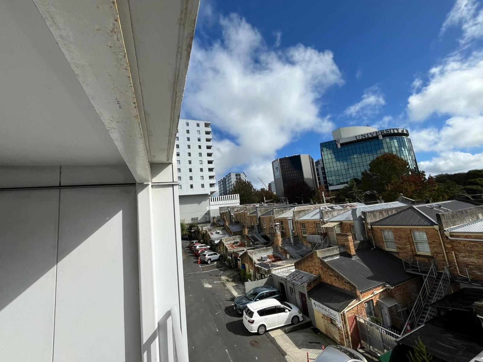 Large 3 Bedroom Steps From Queen St Auckland