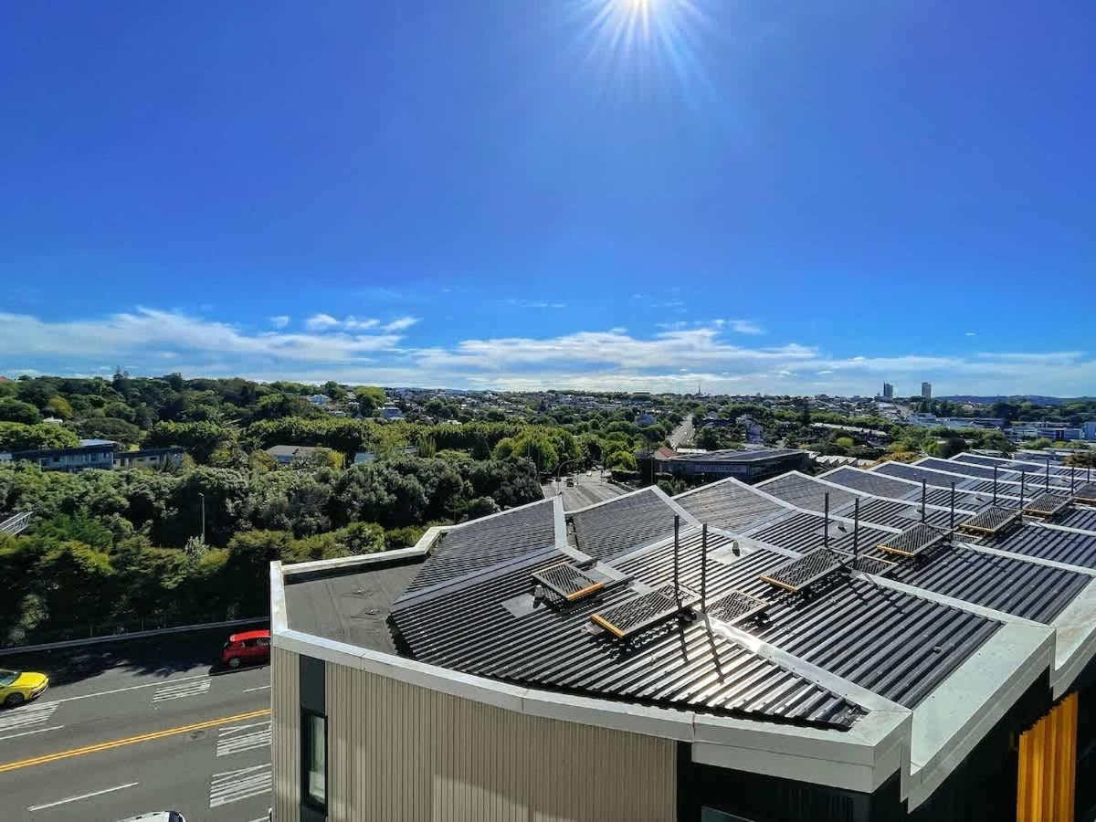 Apartment Lights Getaway - 1br Living *
