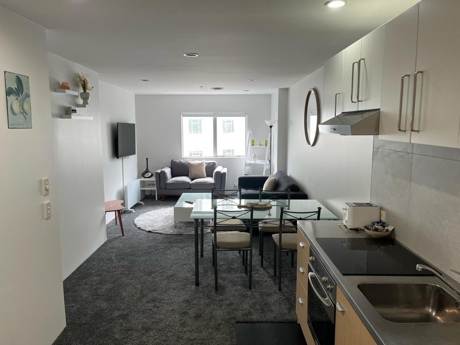 Apartment 2br Newly Renovated W Free Parking *