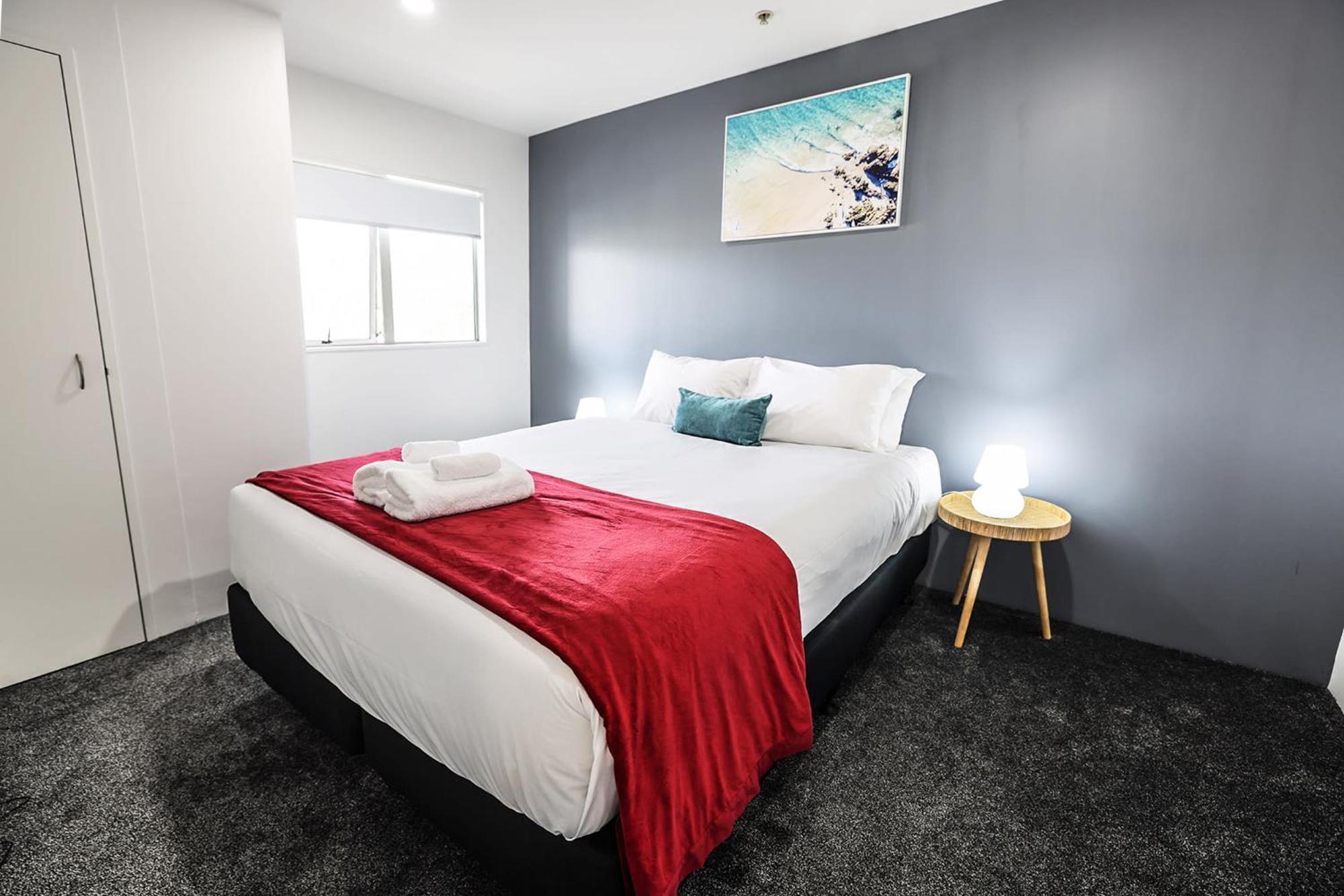 2br Newly Renovated W Free Parking *