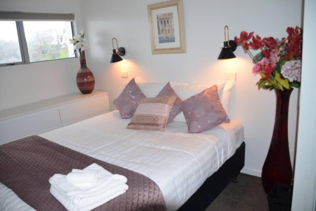 2br Family Friendly With Indoor Pool Apartment