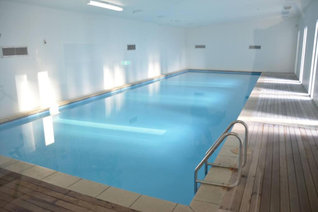 2br Family Friendly With Indoor Pool Apartment *