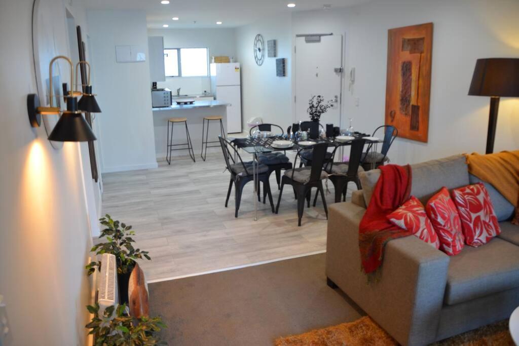 2br Family Friendly With Indoor Pool Apartment Auckland
