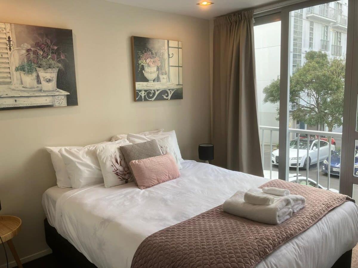 2 Bedroom A Few Steps To Queen St