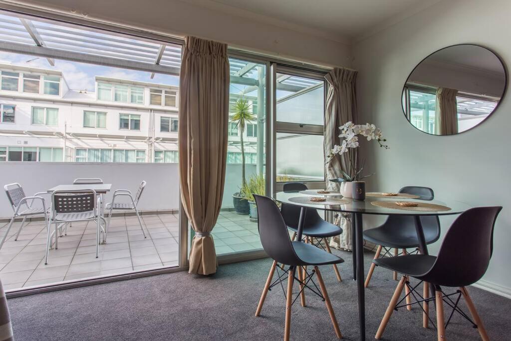 Warm & Inviting Spacious 1br Auckland