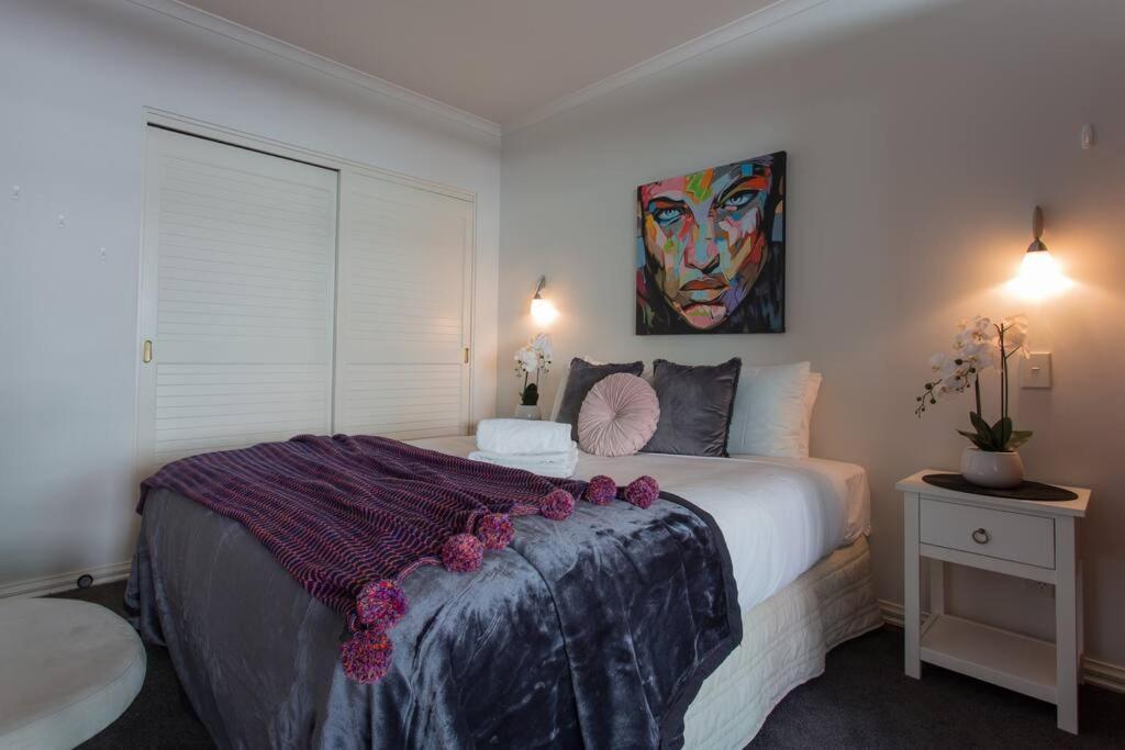 Warm & Inviting Spacious 1br Auckland