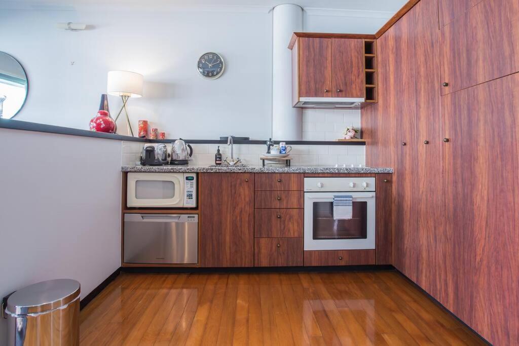 Warm & Inviting Spacious 1br * Auckland
